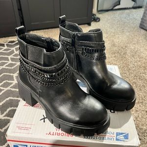 Chain Detail Bootie | Platform Ankle Boot from Torrid Size 7